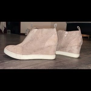 tan wedge sneakers! worn one time! size 6.5